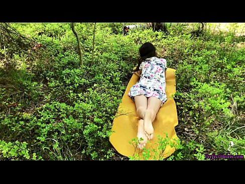 ❤️ په ټینډر کې اجنبی زما بلی مشت زنی کوي او په ځنګل کې په جوش سره ټوکې کوي ❤❌ جنس